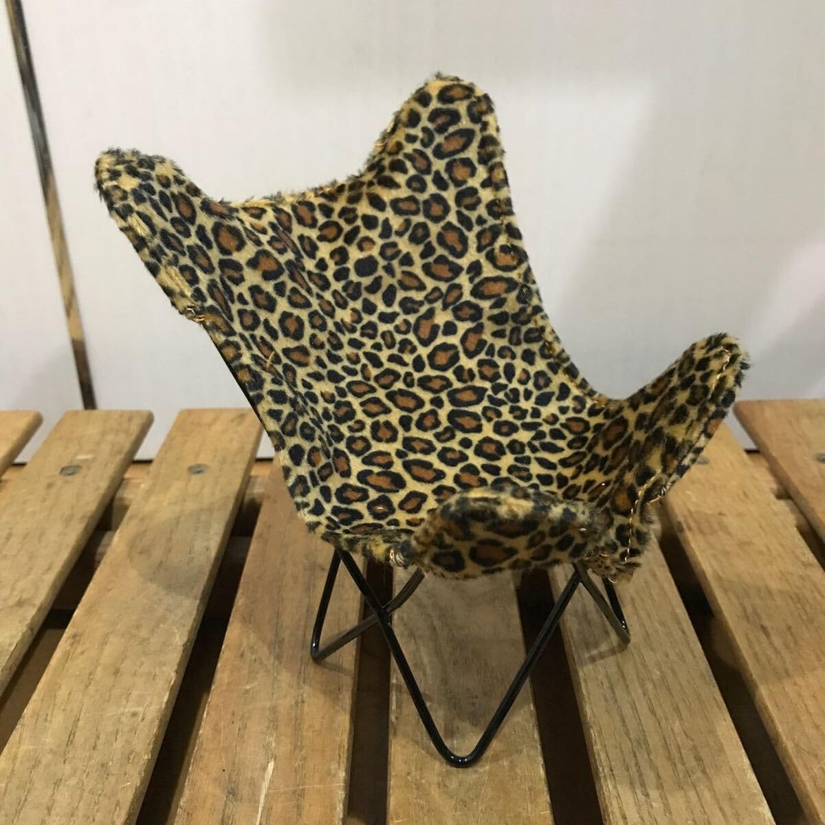 Amazon.co.jp: バタフライチェア ヒョウ柄 ミニチュア！ : おもちゃ